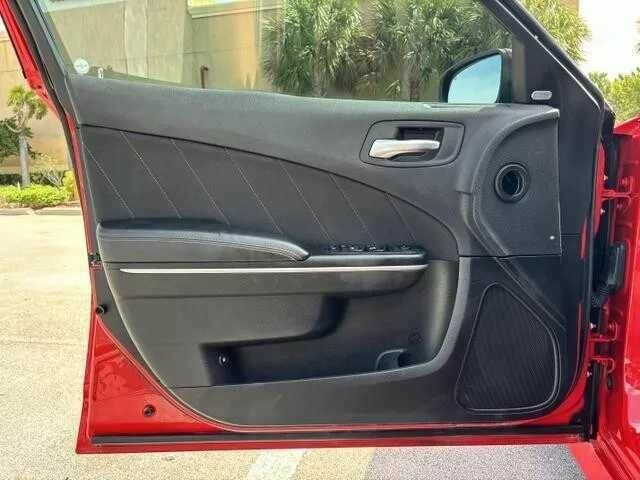 Червоний Додж Charger, об'ємом двигуна 3.6 л та пробігом 74 тис. км за 7000 $, фото 9 на Automoto.ua