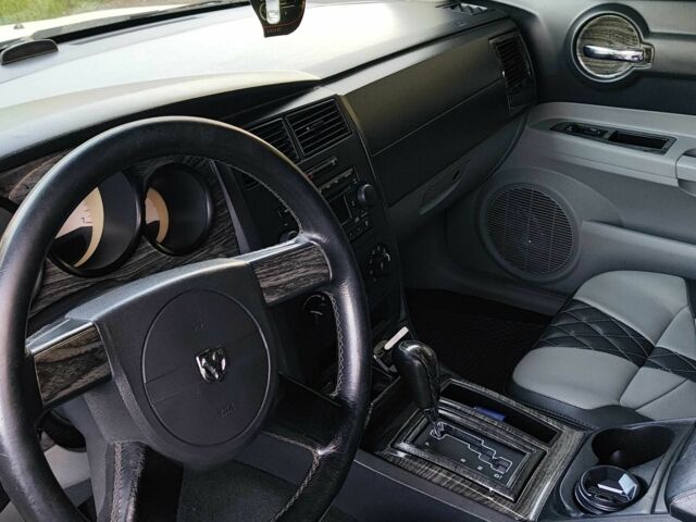Сірий Додж Charger, об'ємом двигуна 3.5 л та пробігом 212 тис. км за 8200 $, фото 9 на Automoto.ua