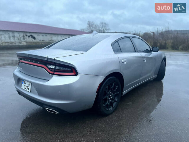Серый Додж Чарджер, объемом двигателя 3.6 л и пробегом 198 тыс. км за 13800 $, фото 16 на Automoto.ua