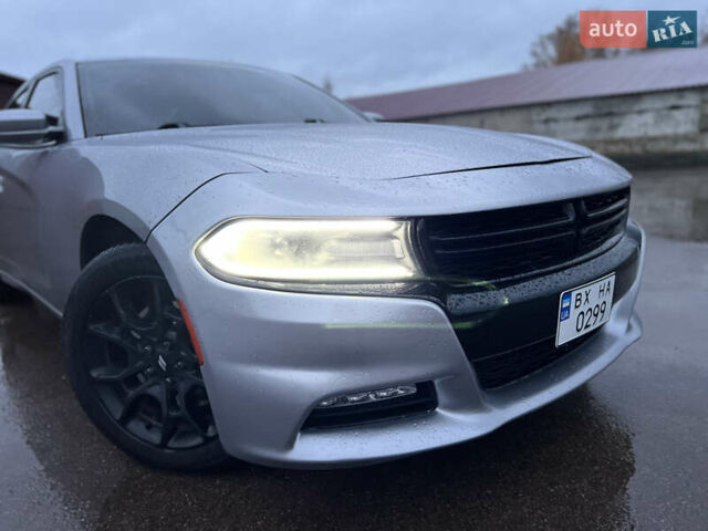 Серый Додж Чарджер, объемом двигателя 3.6 л и пробегом 198 тыс. км за 13800 $, фото 43 на Automoto.ua