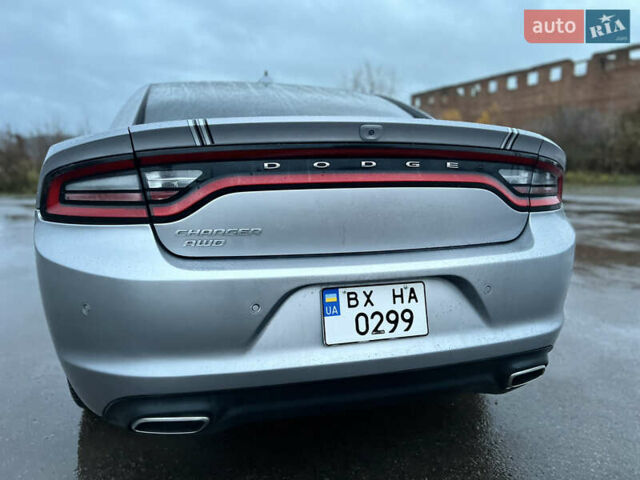 Серый Додж Чарджер, объемом двигателя 3.6 л и пробегом 198 тыс. км за 13800 $, фото 35 на Automoto.ua