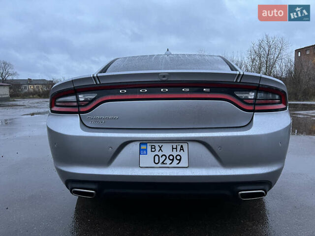 Серый Додж Чарджер, объемом двигателя 3.6 л и пробегом 198 тыс. км за 13800 $, фото 19 на Automoto.ua