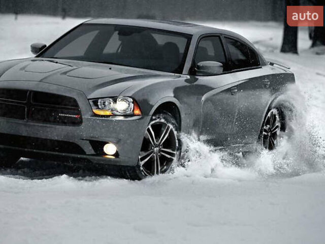 Серый Додж Чарджер, объемом двигателя 3.6 л и пробегом 156 тыс. км за 10000 $, фото 2 на Automoto.ua