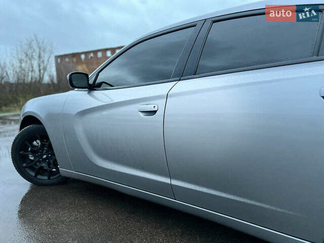 Серый Додж Чарджер, объемом двигателя 3.6 л и пробегом 198 тыс. км за 13800 $, фото 39 на Automoto.ua