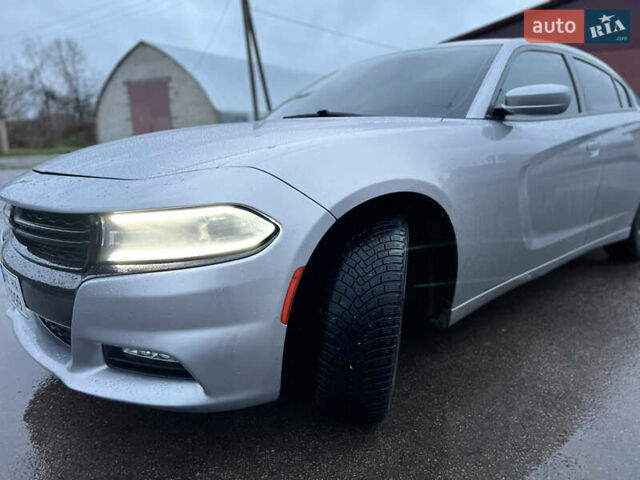 Серый Додж Чарджер, объемом двигателя 3.6 л и пробегом 198 тыс. км за 13800 $, фото 40 на Automoto.ua
