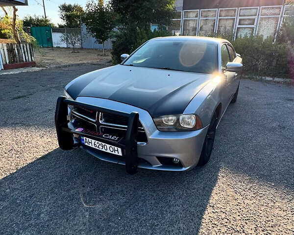 Серый Додж Чарджер, объемом двигателя 3.6 л и пробегом 156 тыс. км за 10000 $, фото 14 на Automoto.ua