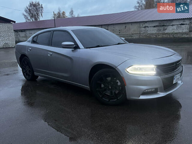 Серый Додж Чарджер, объемом двигателя 3.6 л и пробегом 198 тыс. км за 13800 $, фото 11 на Automoto.ua