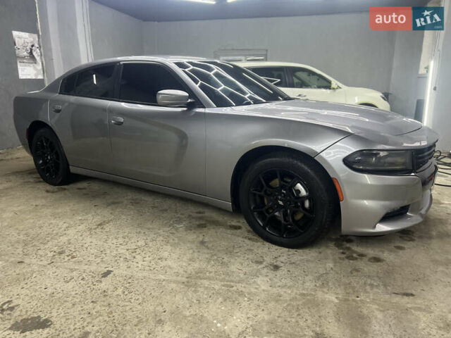 Серый Додж Чарджер, объемом двигателя 3.6 л и пробегом 198 тыс. км за 13800 $, фото 1 на Automoto.ua