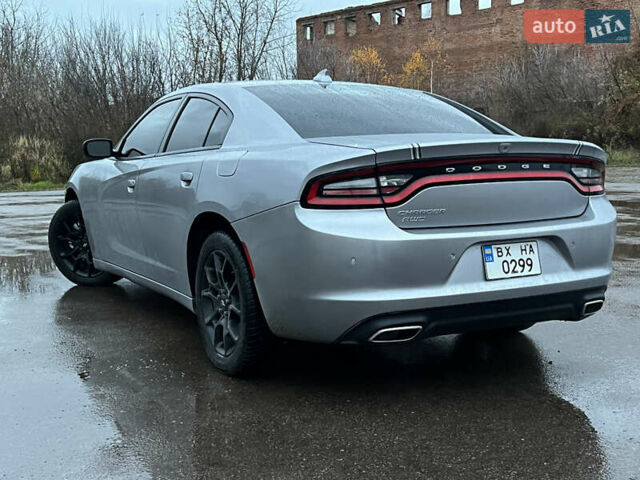 Серый Додж Чарджер, объемом двигателя 3.6 л и пробегом 198 тыс. км за 13800 $, фото 50 на Automoto.ua