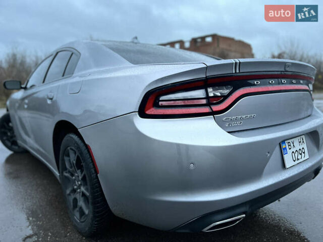 Серый Додж Чарджер, объемом двигателя 3.6 л и пробегом 198 тыс. км за 13800 $, фото 36 на Automoto.ua