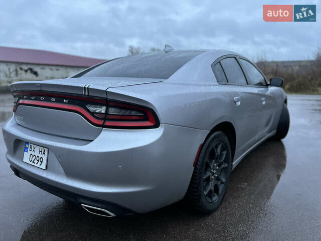 Серый Додж Чарджер, объемом двигателя 3.6 л и пробегом 198 тыс. км за 13800 $, фото 17 на Automoto.ua