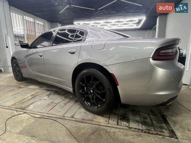 Серый Додж Чарджер, объемом двигателя 3.6 л и пробегом 198 тыс. км за 13800 $, фото 8 на Automoto.ua