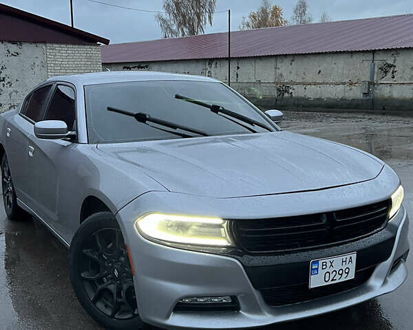 Серый Додж Чарджер, объемом двигателя 3.6 л и пробегом 198 тыс. км за 13800 $, фото 56 на Automoto.ua