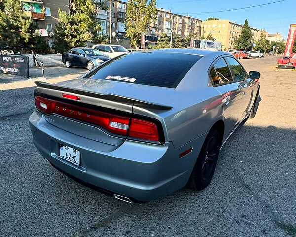 Серый Додж Чарджер, объемом двигателя 3.6 л и пробегом 156 тыс. км за 10000 $, фото 17 на Automoto.ua