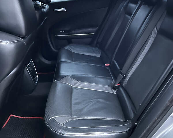 Серый Додж Чарджер, объемом двигателя 3.6 л и пробегом 198 тыс. км за 13800 $, фото 58 на Automoto.ua