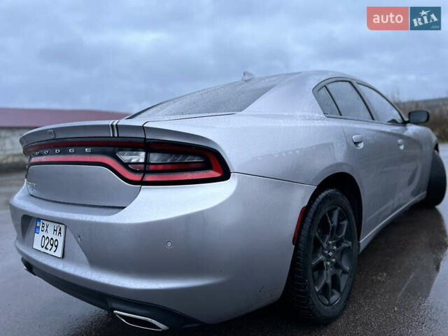 Серый Додж Чарджер, объемом двигателя 3.6 л и пробегом 198 тыс. км за 13800 $, фото 38 на Automoto.ua