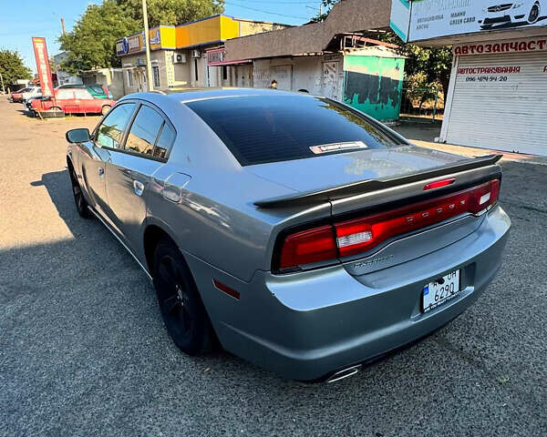 Серый Додж Чарджер, объемом двигателя 3.6 л и пробегом 156 тыс. км за 10000 $, фото 25 на Automoto.ua