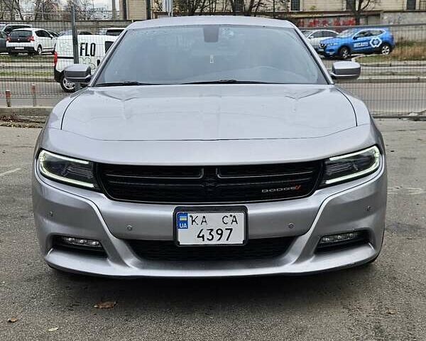 Серый Додж Чарджер, объемом двигателя 3.6 л и пробегом 192 тыс. км за 13000 $, фото 8 на Automoto.ua