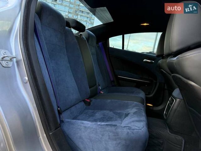 Сірий Додж Charger, об'ємом двигуна 5.65 л та пробігом 200 тис. км за 29990 $, фото 10 на Automoto.ua