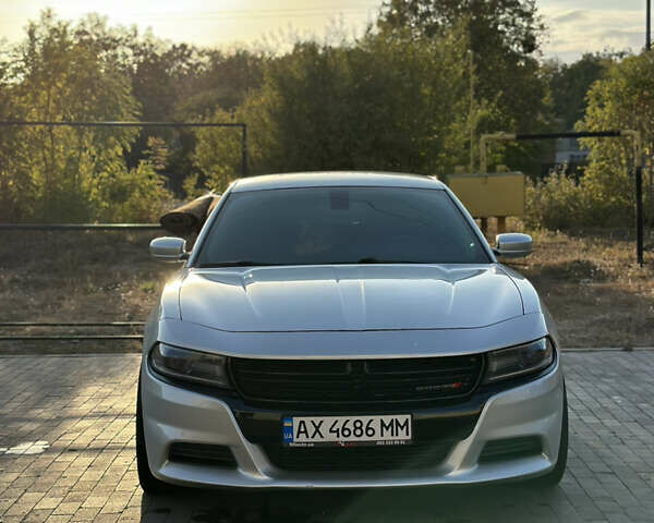 Серый Додж Чарджер, объемом двигателя 5.7 л и пробегом 86 тыс. км за 30000 $, фото 11 на Automoto.ua