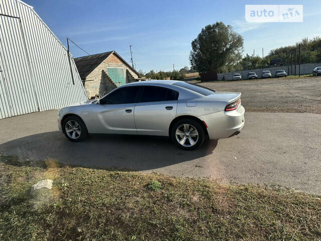 Серый Додж Чарджер, объемом двигателя 5.7 л и пробегом 86 тыс. км за 30000 $, фото 2 на Automoto.ua