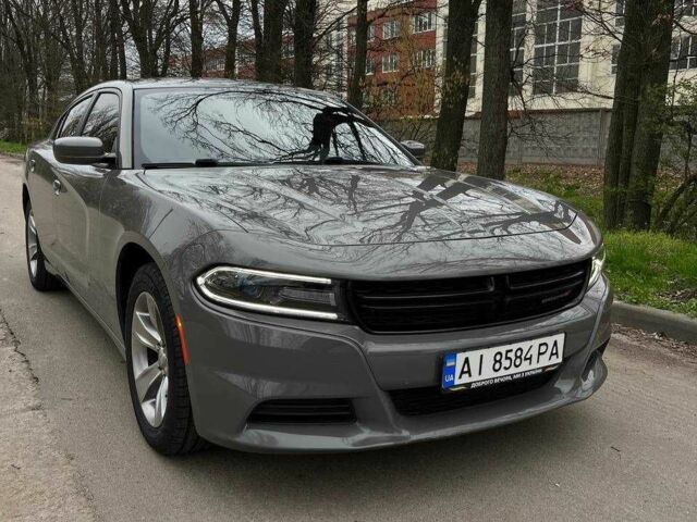 Серый Додж Чарджер, объемом двигателя 3.6 л и пробегом 79 тыс. км за 17999 $, фото 2 на Automoto.ua