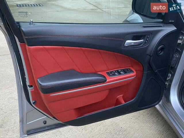 Серый Додж Чарджер, объемом двигателя 6.4 л и пробегом 45 тыс. км за 45000 $, фото 14 на Automoto.ua