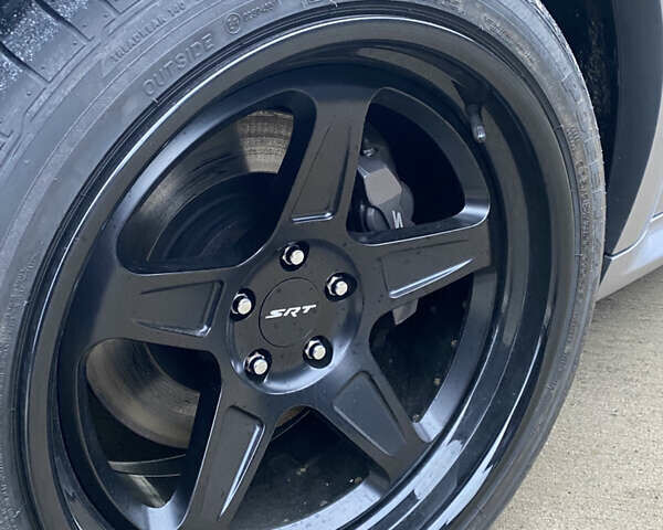 Серый Додж Чарджер, объемом двигателя 6.4 л и пробегом 45 тыс. км за 45000 $, фото 11 на Automoto.ua