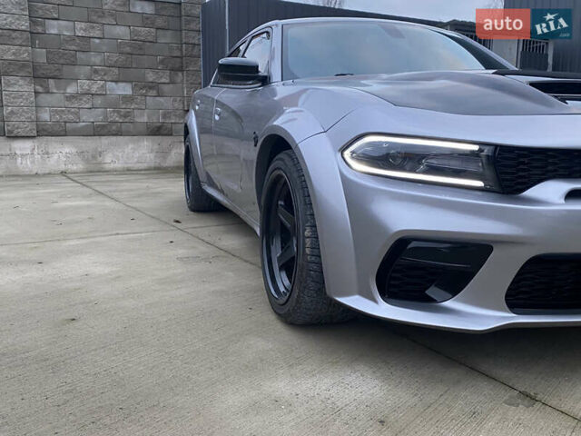 Серый Додж Чарджер, объемом двигателя 6.4 л и пробегом 45 тыс. км за 45000 $, фото 2 на Automoto.ua