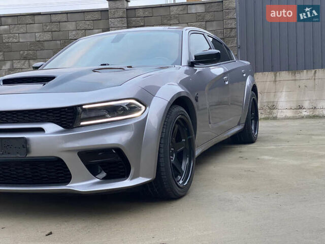 Серый Додж Чарджер, объемом двигателя 6.4 л и пробегом 45 тыс. км за 45000 $, фото 5 на Automoto.ua