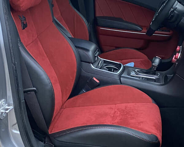 Серый Додж Чарджер, объемом двигателя 6.4 л и пробегом 45 тыс. км за 45000 $, фото 16 на Automoto.ua