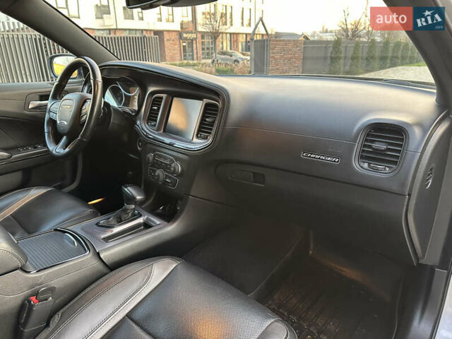 Сірий Додж Charger, об'ємом двигуна 3.6 л та пробігом 47 тис. км за 25000 $, фото 39 на Automoto.ua