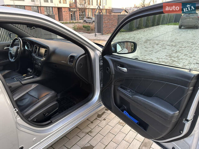 Сірий Додж Charger, об'ємом двигуна 3.6 л та пробігом 47 тис. км за 25000 $, фото 35 на Automoto.ua