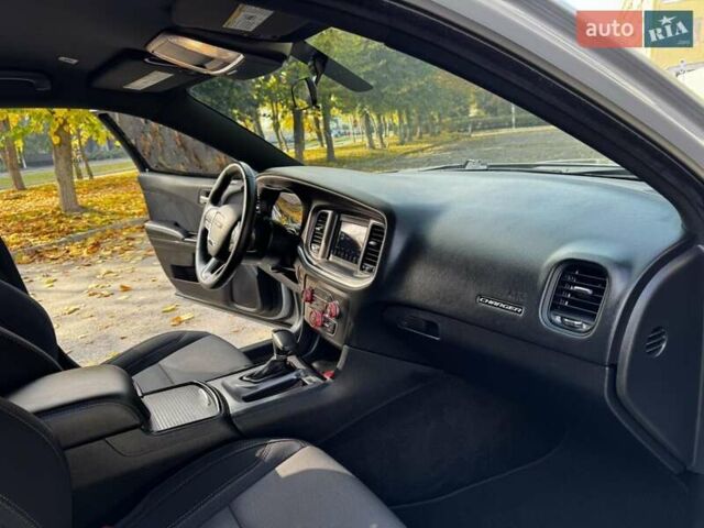 Додж Чарджер 2022 в Белой Церкве на Automoto.ua Серый Додж Чарджер, объемом двигателя 3.6 л и пробегом 63 тыс. км за 24500 $, фото 18 на Automoto.ua