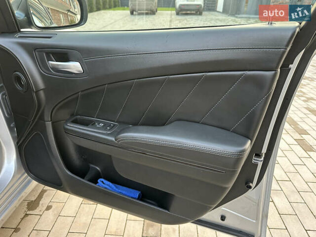 Сірий Додж Charger, об'ємом двигуна 3.6 л та пробігом 47 тис. км за 25000 $, фото 36 на Automoto.ua