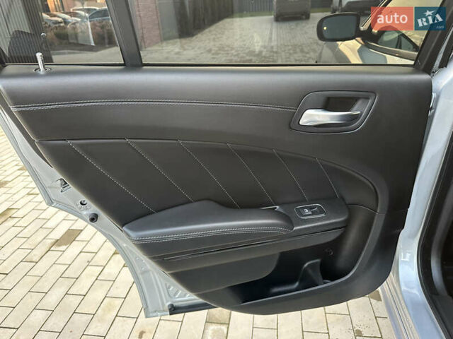 Сірий Додж Charger, об'ємом двигуна 3.6 л та пробігом 47 тис. км за 25000 $, фото 26 на Automoto.ua