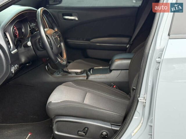 Серый Додж Чарджер, объемом двигателя 3.6 л и пробегом 65 тыс. км за 23900 $, фото 27 на Automoto.ua