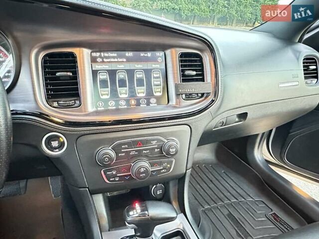Додж Чарджер 2022 в Умани на Automoto.ua Серый Додж Чарджер, объемом двигателя 3.6 л и пробегом 35 тыс. км за 26400 $, фото 45 на Automoto.ua