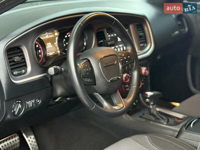 Серый Додж Чарджер, объемом двигателя 3.6 л и пробегом 65 тыс. км за 23900 $, фото 26 на Automoto.ua