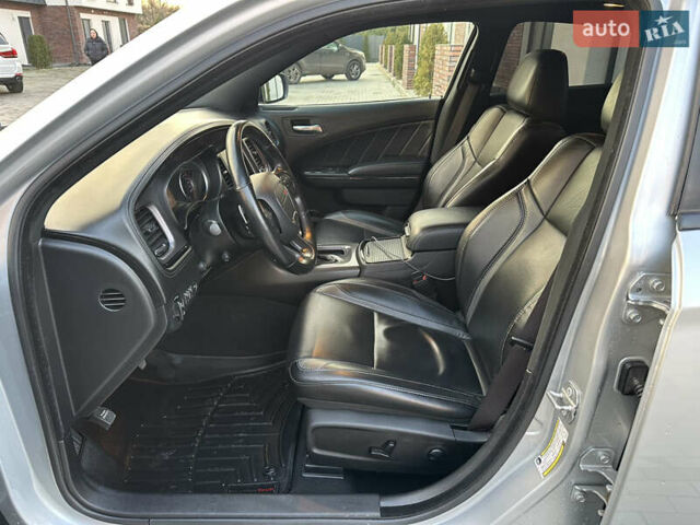Сірий Додж Charger, об'ємом двигуна 3.6 л та пробігом 47 тис. км за 25000 $, фото 17 на Automoto.ua