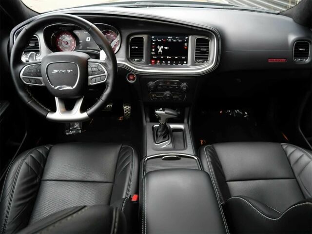 Серый Додж Чарджер, объемом двигателя 6.2 л и пробегом 12 тыс. км за 33000 $, фото 8 на Automoto.ua