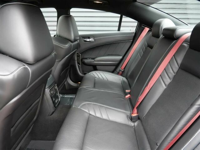 Серый Додж Чарджер, объемом двигателя 6.2 л и пробегом 12 тыс. км за 33000 $, фото 10 на Automoto.ua