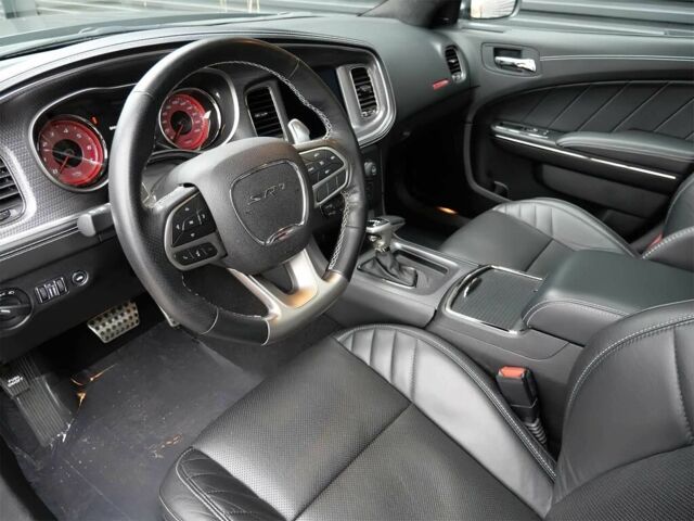 Серый Додж Чарджер, объемом двигателя 6.2 л и пробегом 12 тыс. км за 33000 $, фото 9 на Automoto.ua