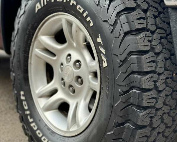 Красный Додж Дакота, объемом двигателя 4.7 л и пробегом 250 тыс. км за 8950 $, фото 22 на Automoto.ua