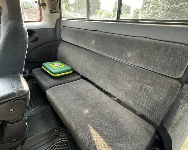 Красный Додж Дакота, объемом двигателя 4.7 л и пробегом 250 тыс. км за 8950 $, фото 12 на Automoto.ua