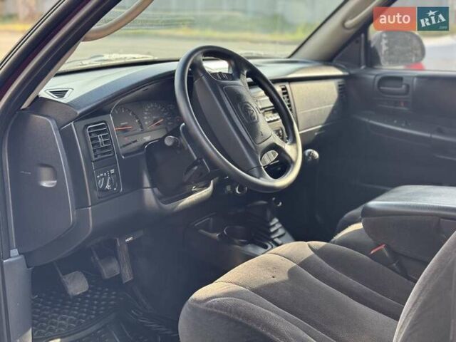 Красный Додж Дакота, объемом двигателя 4.7 л и пробегом 250 тыс. км за 8950 $, фото 13 на Automoto.ua
