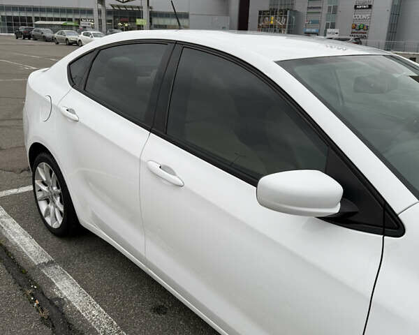 Додж Дарт 2012 в Киеве на Automoto.ua Белый Додж Дарт, объемом двигателя 2 л и пробегом 145 тыс. км за 8200 $, фото 7 на Automoto.ua