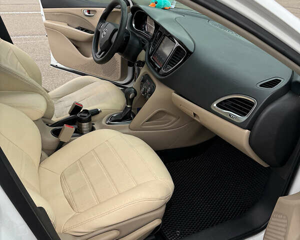 Додж Дарт 2012 в Киеве на Automoto.ua Белый Додж Дарт, объемом двигателя 2 л и пробегом 145 тыс. км за 8200 $, фото 17 на Automoto.ua