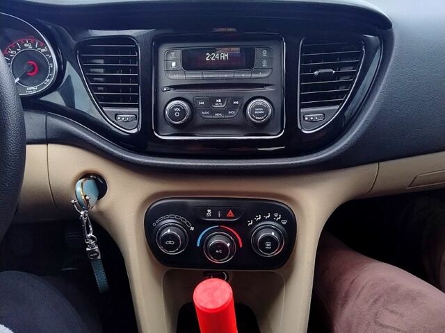 Белый Додж Дарт, объемом двигателя 1.4 л и пробегом 216 тыс. км за 6900 $, фото 11 на Automoto.ua