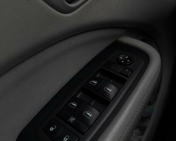 Белый Додж Дарт, объемом двигателя 2 л и пробегом 198 тыс. км за 8100 $, фото 15 на Automoto.ua